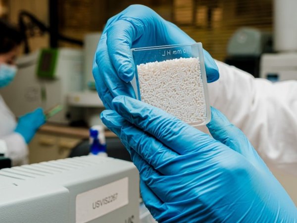 Investigación bajo contrato