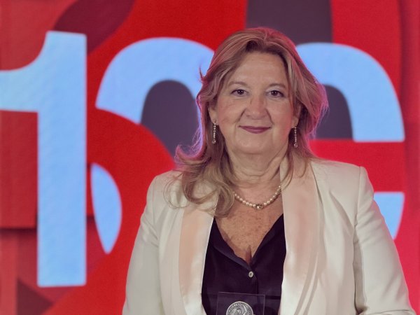 Pionera en la investigación de envases y embalajes es distinguida entre las 100 Mujeres Líderes 2025