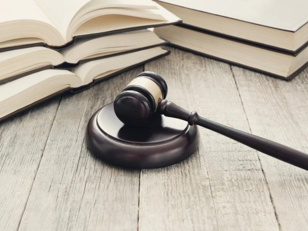 Legislación en Envases Plásticos en Contacto con Alimentos