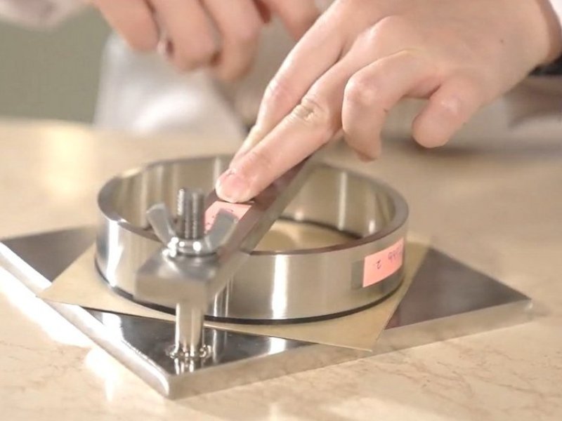 Validación de prototipo de envase celulósico con baja absorción de humedad, compostable y/o reciclable