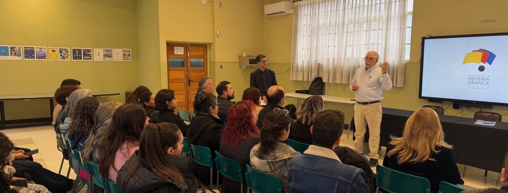 Laben Chile y Escuela de la Industria Gráfica firman convenio de colaboración